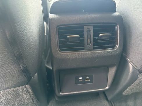 Used 2021 Nissan Rogue SV AWD/4WD image 25