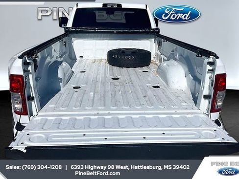 Used 2024 RAM 3500 Big Horn w/ Sport Appearance Package image 12