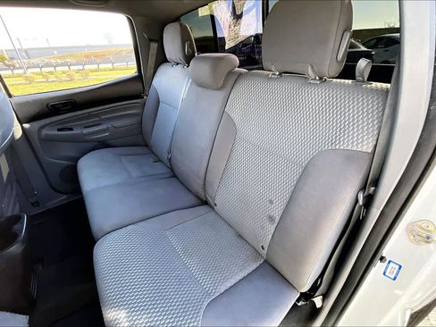 Used 2015 Toyota Tacoma 4x4 Double Cab w/ SR5 Package image 21