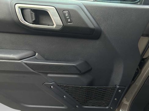 Used 2025 Ford Bronco Outer Banks image 19