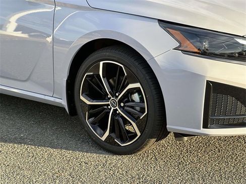 New 2025 Nissan Altima 2.5 SR w/ SR Premium Package image 7