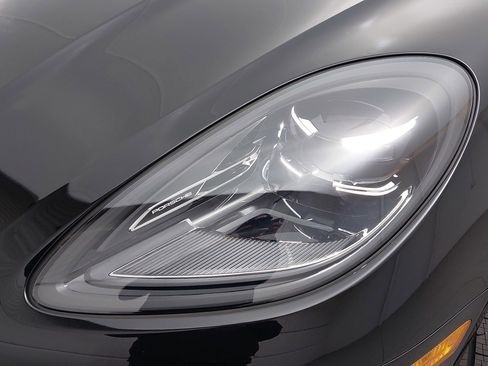 New 2026 Porsche Macan image 34