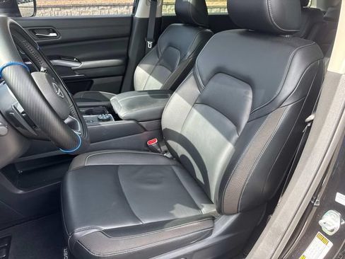 Used 2023 Nissan Pathfinder SL w/ SL Premium Package AWD/4WD image 32