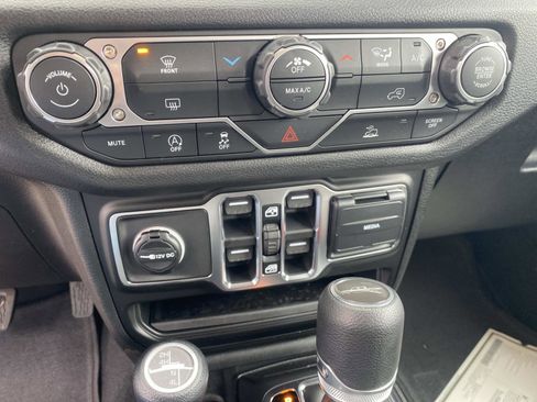 New 2026 Jeep Gladiator Sport image 13