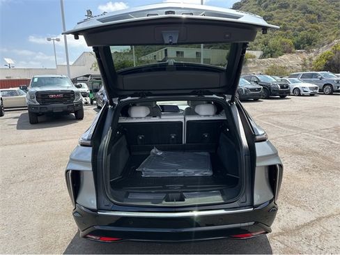 New 2025 Cadillac Lyriq Luxury image 31