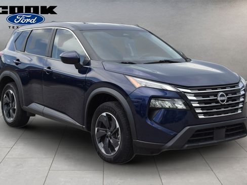 Used 2024 Nissan Rogue SV AWD/4WD image 2
