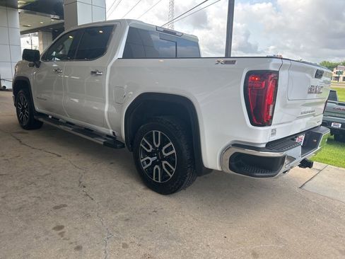 Used 2022 GMC Sierra 1500 SLT AWD/4WD image 5