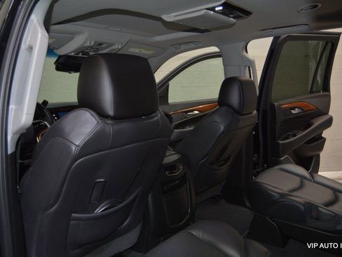 Used 2018 Cadillac Escalade Premium Luxury image 24