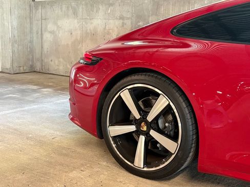 Certified 2025 Porsche 911 Carrera RWD image 11