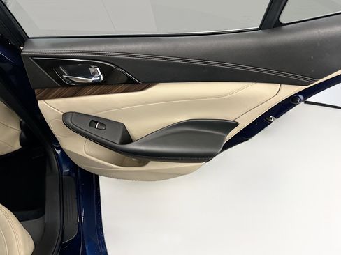 Used 2017 Nissan Maxima Platinum FWD image 30