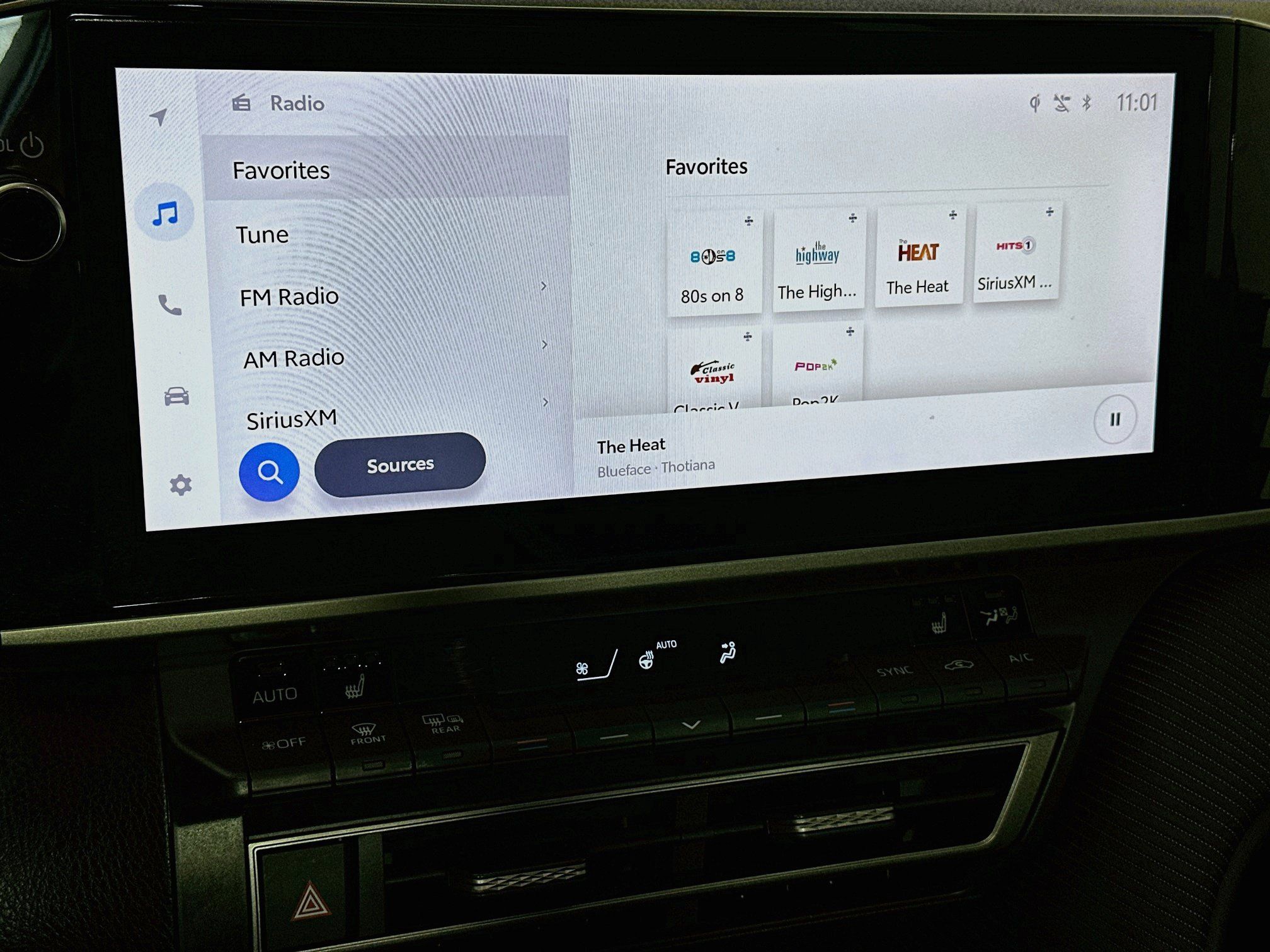 Used 2025 Toyota Camry SE w/ Multimedia Upgrade Package FWD image 21