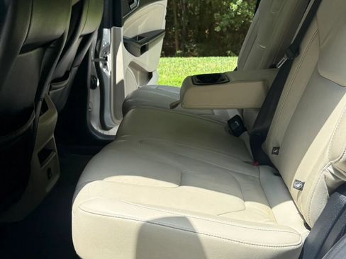 Used 2016 Ford Edge Titanium FWD image 11