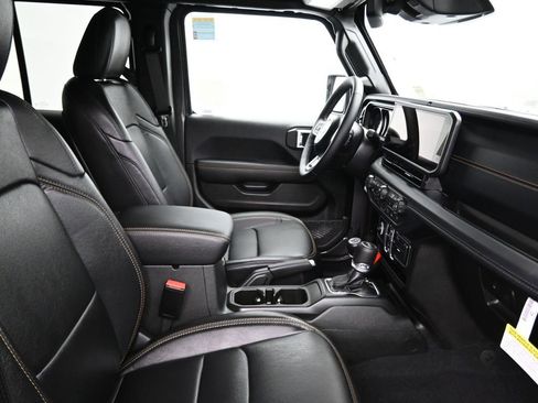 New 2026 Jeep Wrangler Unlimited Sahara AWD/4WD image 16