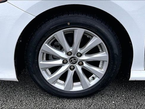 Used 2020 Toyota Camry LE FWD image 27