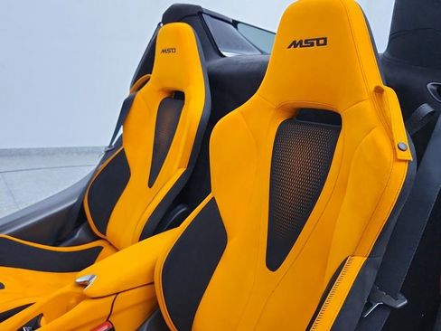 Used 2024 McLaren 750S Spider image 16