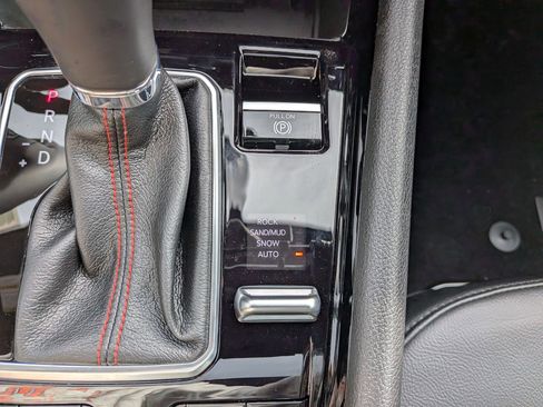 New 2026 Jeep Compass Trailhawk w/ Sun, Sound & Navigation Group image 18