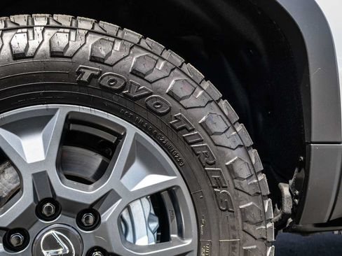 Used 2025 Lexus GX 550 AWD/4WD image 10