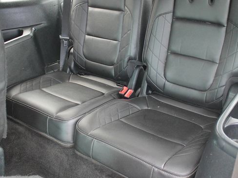 Used 2018 Ford Explorer Platinum AWD/4WD image 18