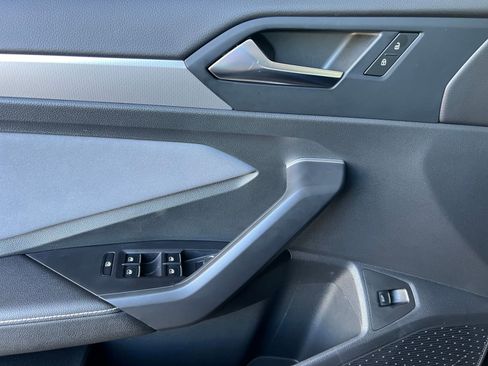 Used 2025 Volkswagen Jetta SE image 20