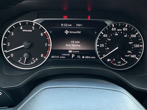 Used 2025 Nissan Rogue SV FWD image 22