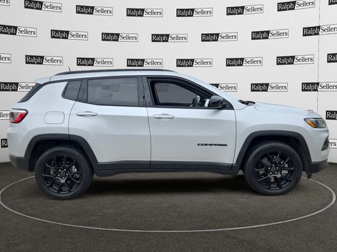 Used 2025 Jeep Compass Latitude w/ Altitude Special Edition AWD/4WD image 7