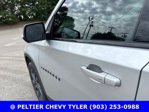 Used 2021 Chevrolet Traverse RS FWD image 7