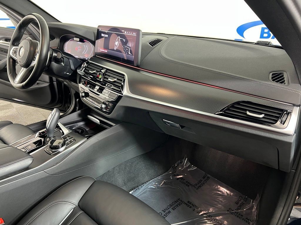 Used 2023 BMW M550i xDrive w/ Executive Package AWD/4WD image 11