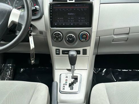 Used 2012 Toyota Corolla LE FWD image 13