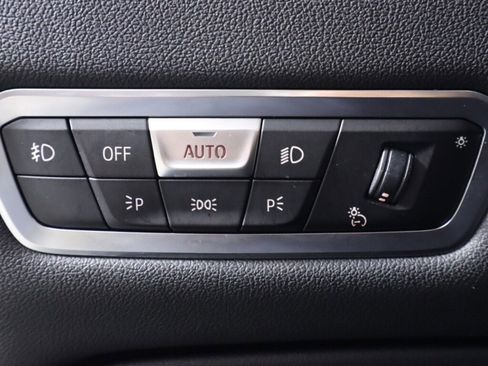 Used 2020 BMW X5 M50i image 10