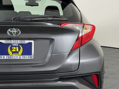 Used 2018 Toyota C-HR XLE FWD image 11