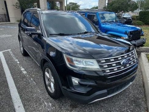 Used 2016 Ford Explorer XLT w/ Equipment Group 202A AWD/4WD image 3