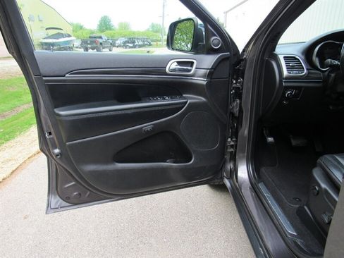 Used 2021 Jeep Grand Cherokee Limited AWD/4WD image 16