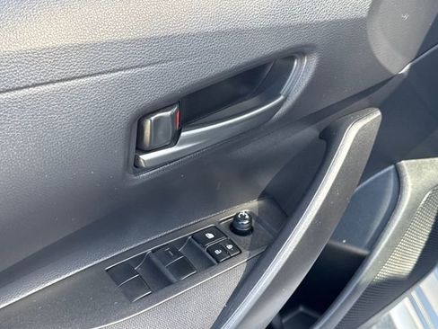 Used 2022 Toyota Corolla LE image 5