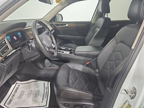 Certified 2024 Volkswagen Atlas SE w/ Panoramic Sunroof Package AWD/4WD image 10