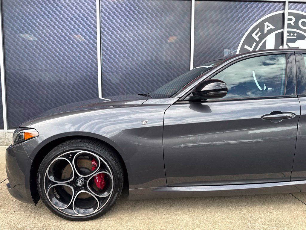 Used 2024 Alfa Romeo Giulia Ti w/ Active Assist Plus Package AWD/4WD image 16