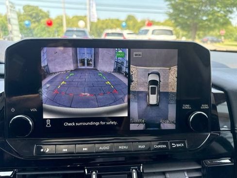 Used 2022 Nissan Pathfinder Platinum w/ Cargo Package AWD/4WD image 18