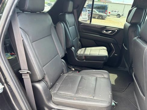 Used 2021 Chevrolet Tahoe Z71 w/ Luxury Package AWD/4WD image 16