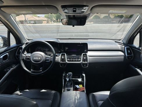 Used 2022 Kia Sorento SX FWD image 19