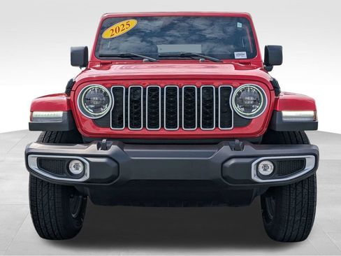 Used 2025 Jeep Wrangler Unlimited Sahara AWD/4WD image 8