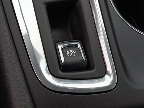 Used 2023 Chevrolet Equinox LS AWD/4WD image 22