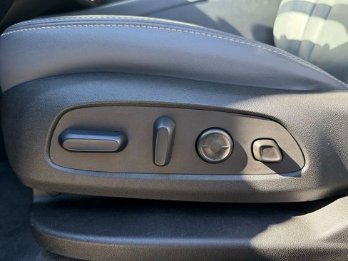 Used 2024 Buick Enclave Premium image 20