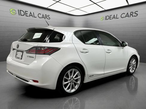 Used 2013 Lexus CT 200h w/ Premium Pkg w/Navigation FWD image 5