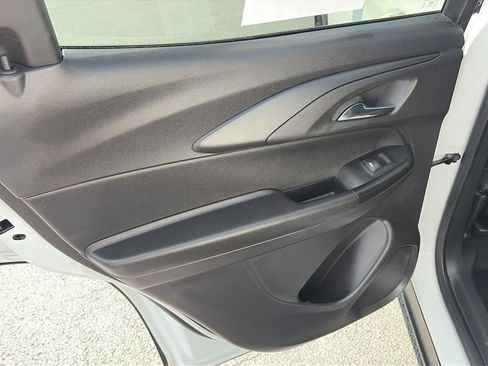 Used 2023 Chevrolet TrailBlazer LT FWD image 11