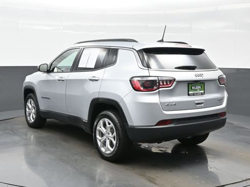 Used 2024 Jeep Compass Latitude image 4