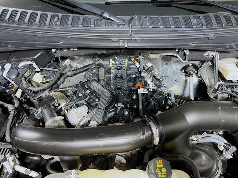 Used 2024 Ford Expedition Max XLT image 28