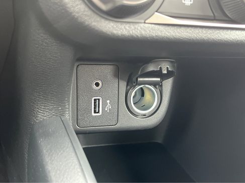 Used 2024 Nissan Versa S w/ Trunk Package image 27