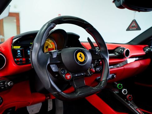Used 2020 Ferrari 812 Superfast RWD image 79