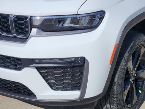 New 2026 Jeep Grand Cherokee Limited w/ Limited Altitude Package RWD image 6