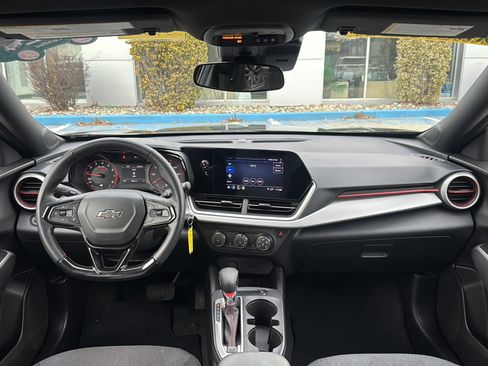Used 2024 Chevrolet Trax RS image 23