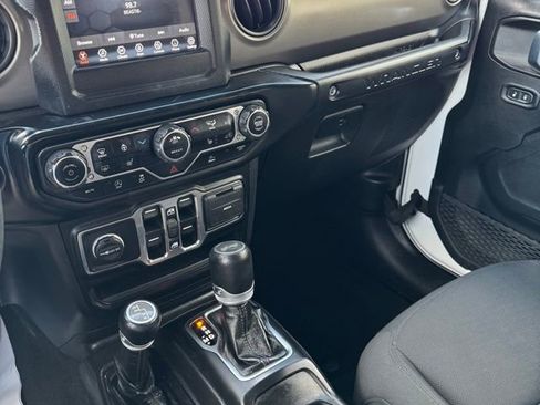 Used 2022 Jeep Wrangler Unlimited Sport image 21